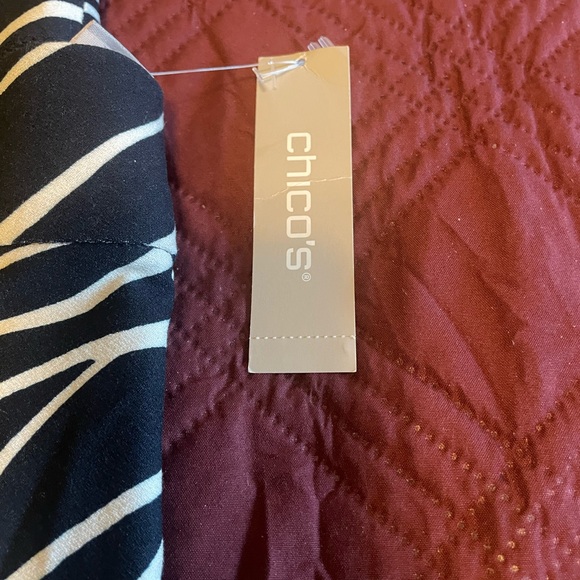 NWT Travelers Navy/Ivory wavy pattern Crepe Pants - Picture 2 of 4